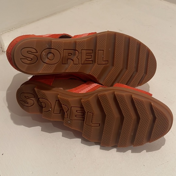 Orange Lace-up Wedges THE BEST TRANSITION FROM BOOTS! - Picture 3 of 4